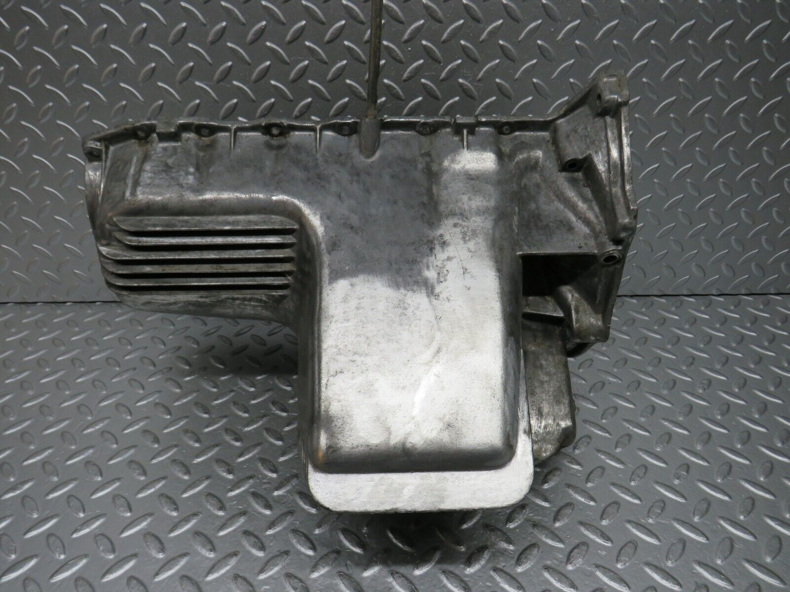 30158 Porsche 924 Oil Pan Oil Sump 048103603