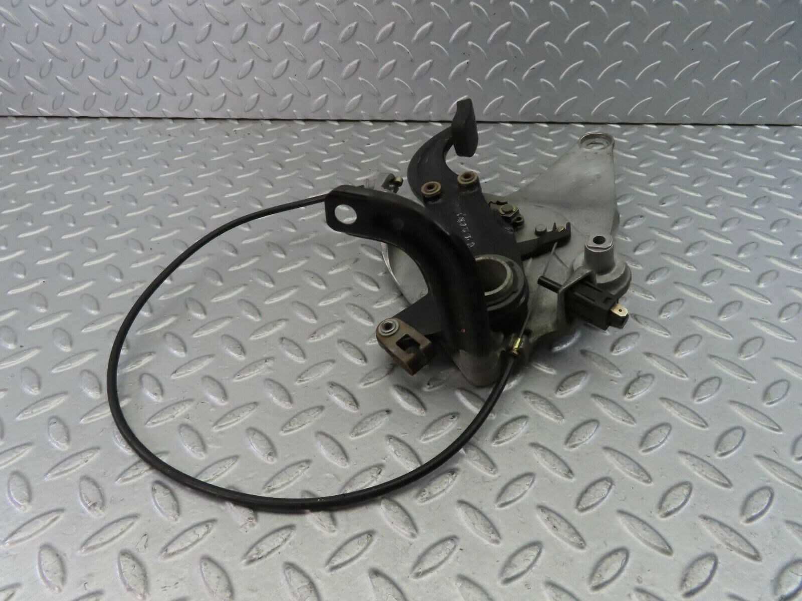 9309 Mercedes-Benz C124 300CE Coupe Parking Brake Pedal 1244270801