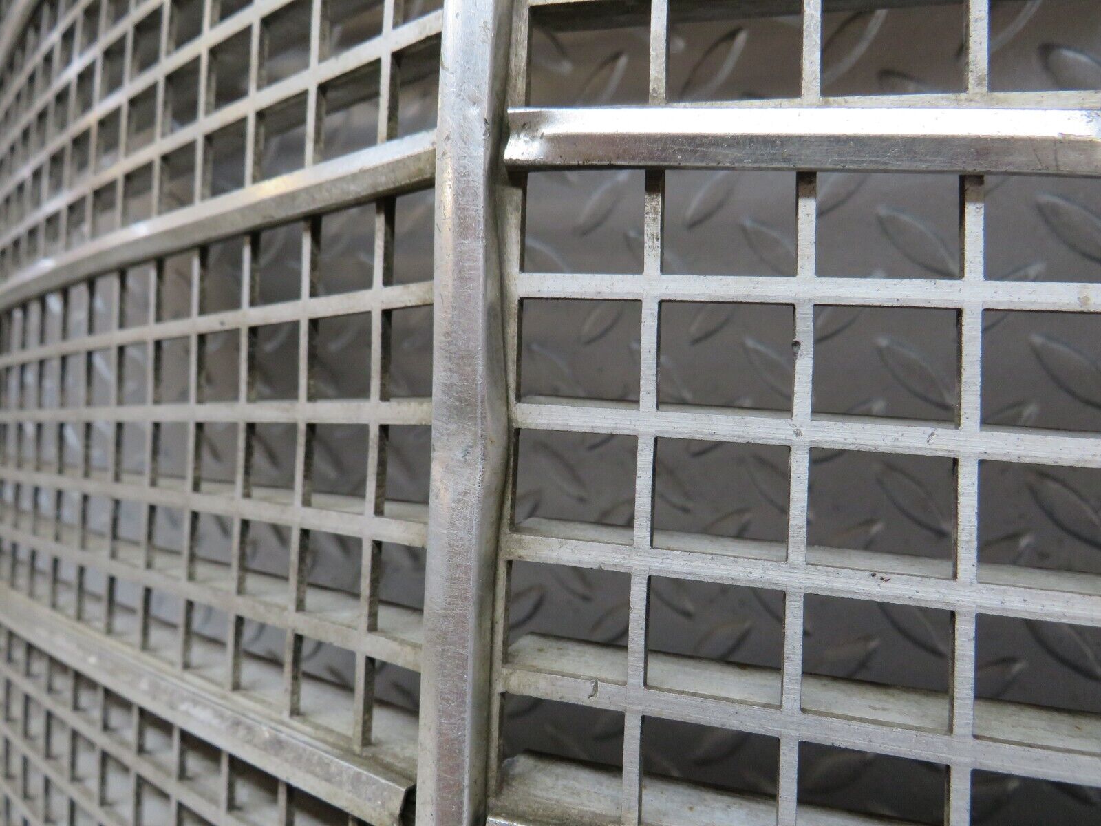 35837 Mercedes-Benz W108 Bonnet Grill Chrome