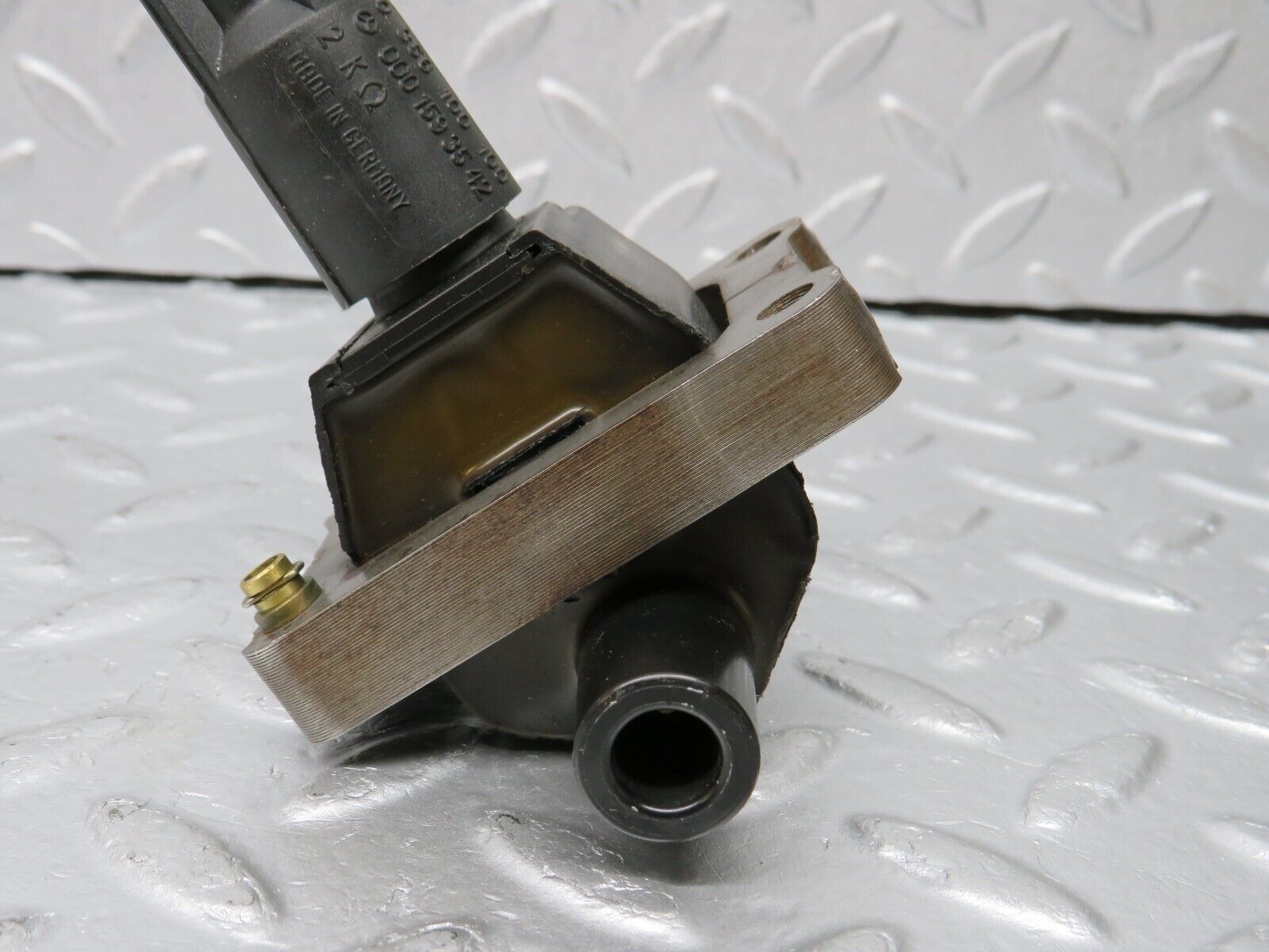 39493 Mercedes-Benz R129 320SL Coupe Ignition Coil 0001587003 0221506444 0001593542