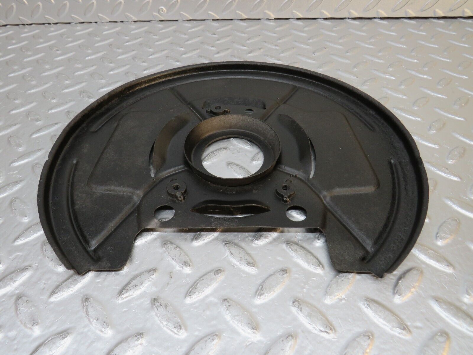 32264 Mercedes-Benz W108 280SE Front Right Brake Disc Protection Plate