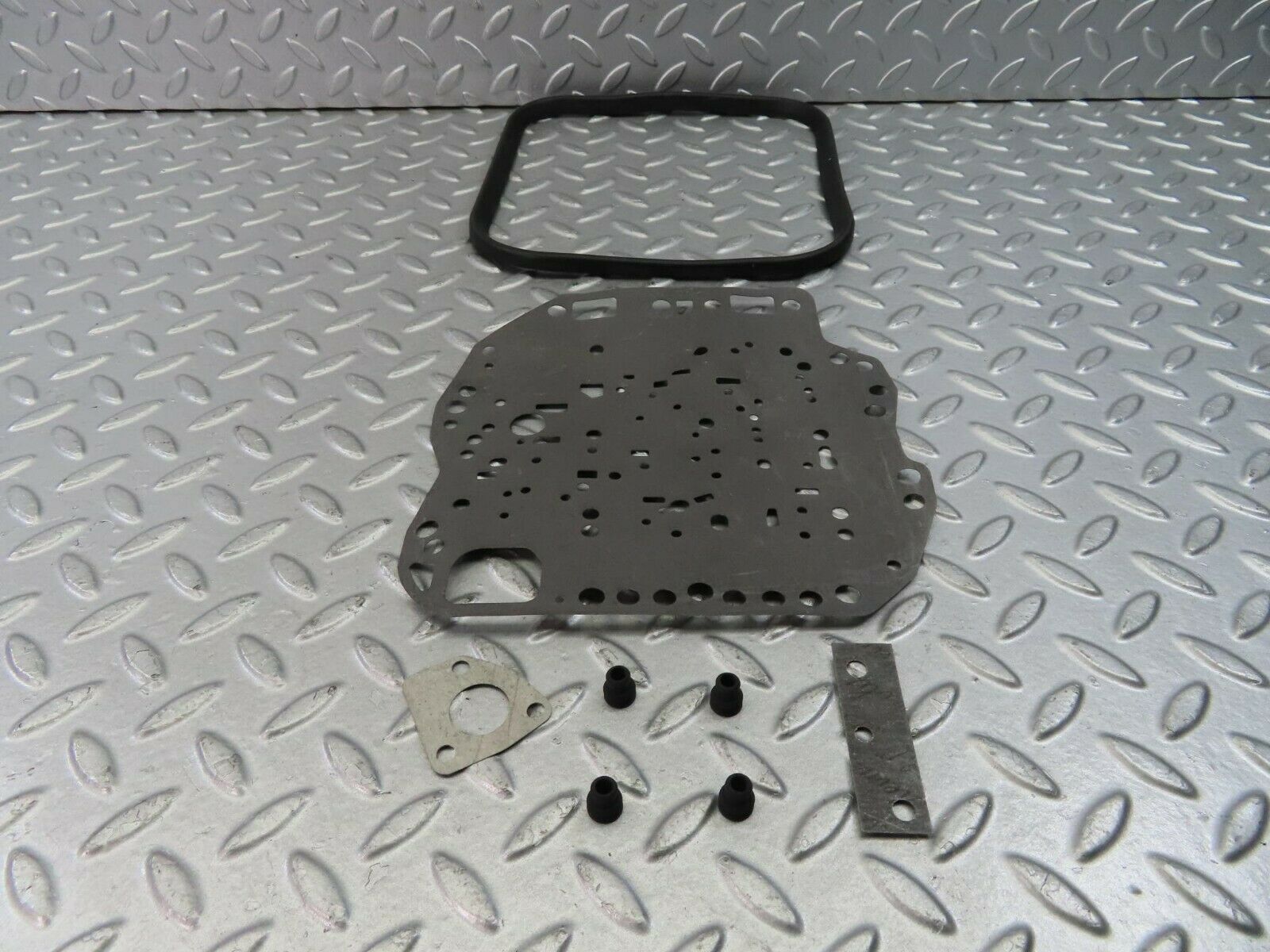 9010 Mercedes-Benz W115 Gearbox Seal Set 1155860327