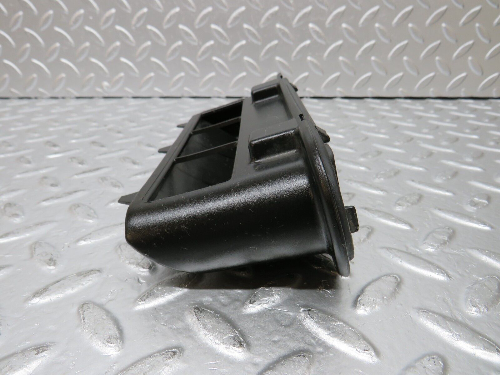 30621 Mercedes-Benz W201 190E 2.0L Trunk Breather Ventilation Valve 2018300242