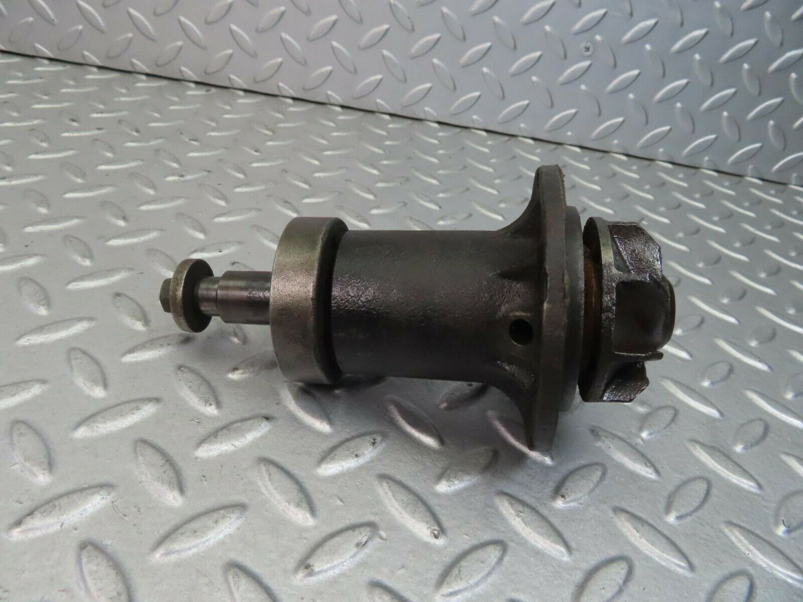 8775 Mercedes-Benz W114 Water Pump 1102010110