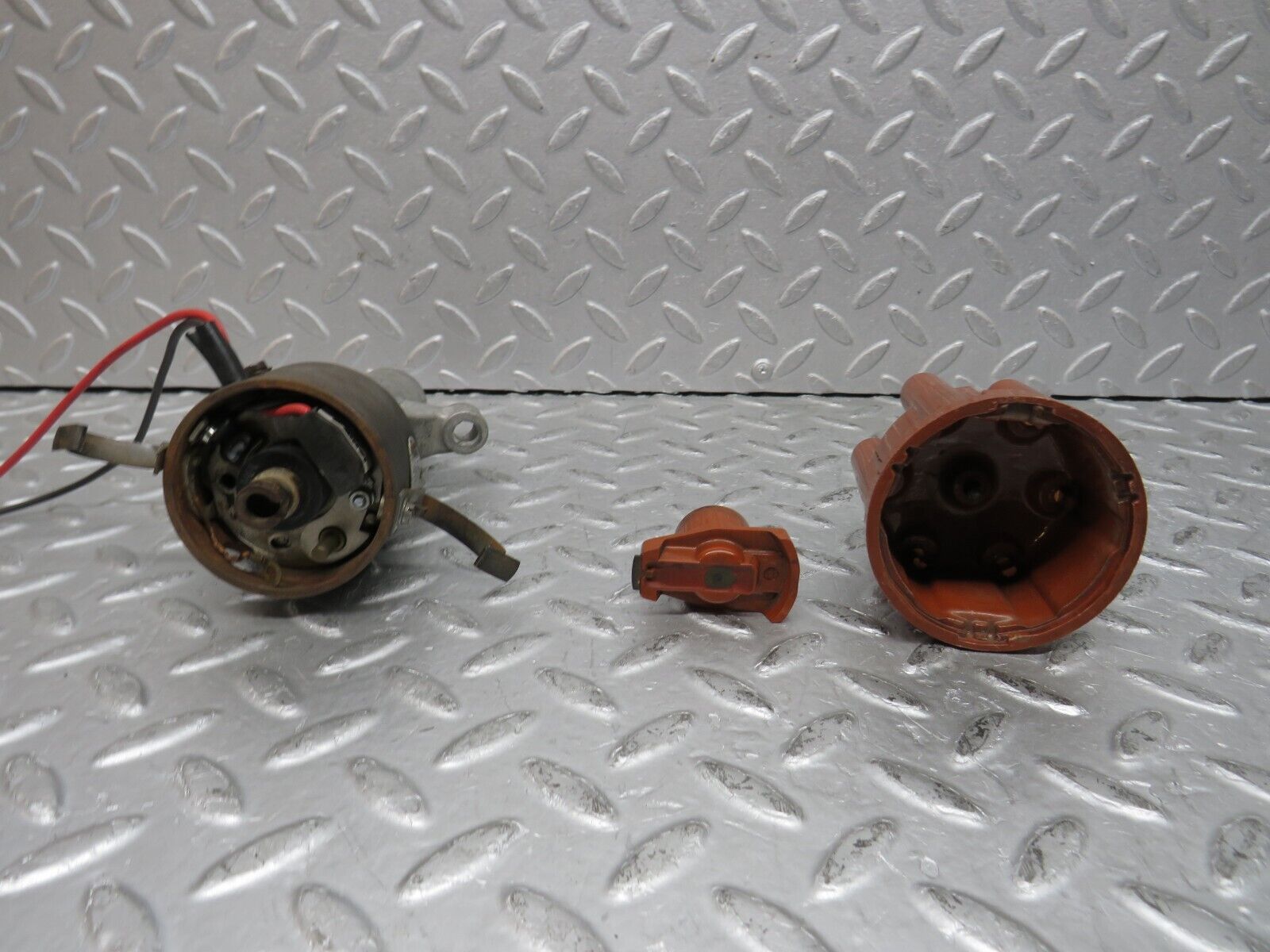 37717 Mercedes-Benz W108 280S Ignition Distributor 0231116048