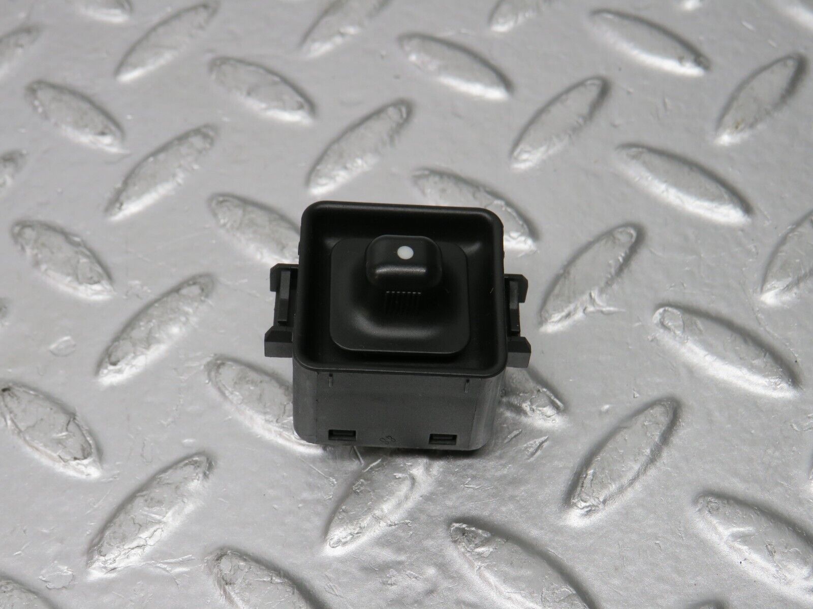 31624 Mercedes-Benz W201 190LE 1.8L Electric Mirror Adjust Switch 1248201810