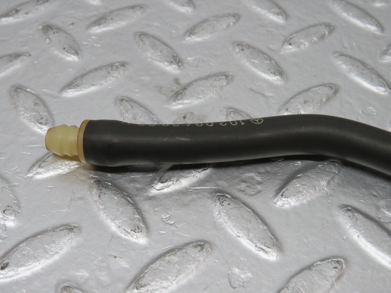 33733 Mercedes-Benz W201 190E 2.0L Crankcase Breather Pipe 1020943882