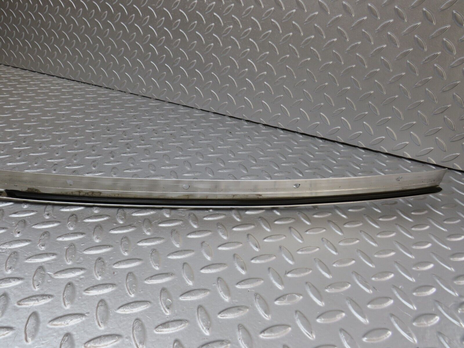 34456 Mercedes-Benz C126 380SEC Coupe Roof Chrome Trim Right Side