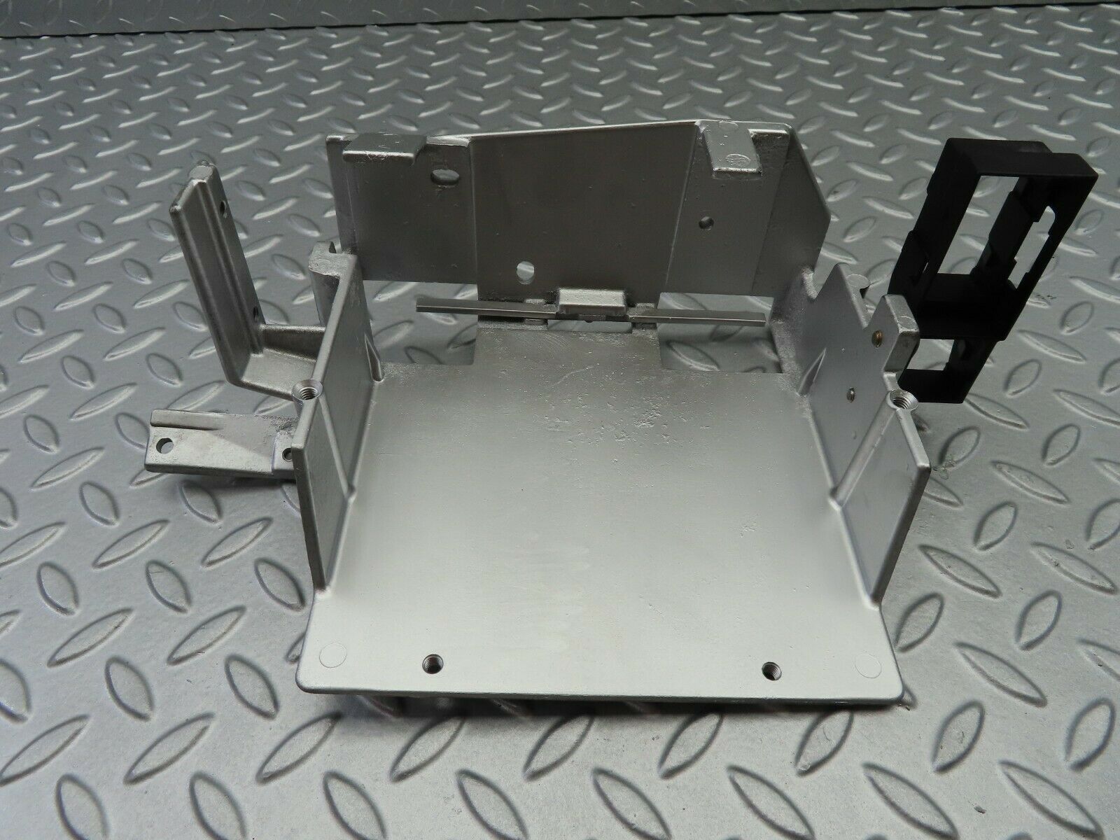 6767 Mercedes-Benz S124 E220 Wagon Engine Control Unit Tray Bracket 1245404973