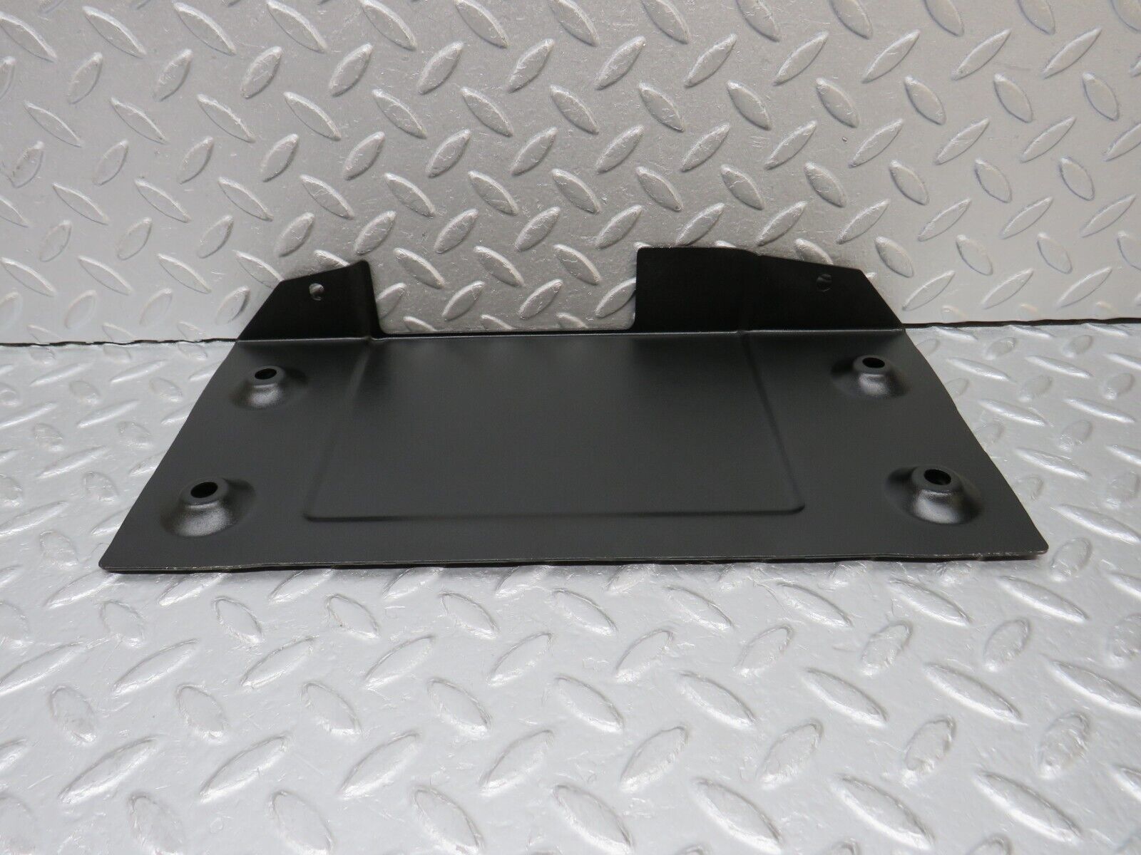 38012 Mercedes-Benz A124 320E Cabriolet Soft Top Hydraulic Pump Support Bracket