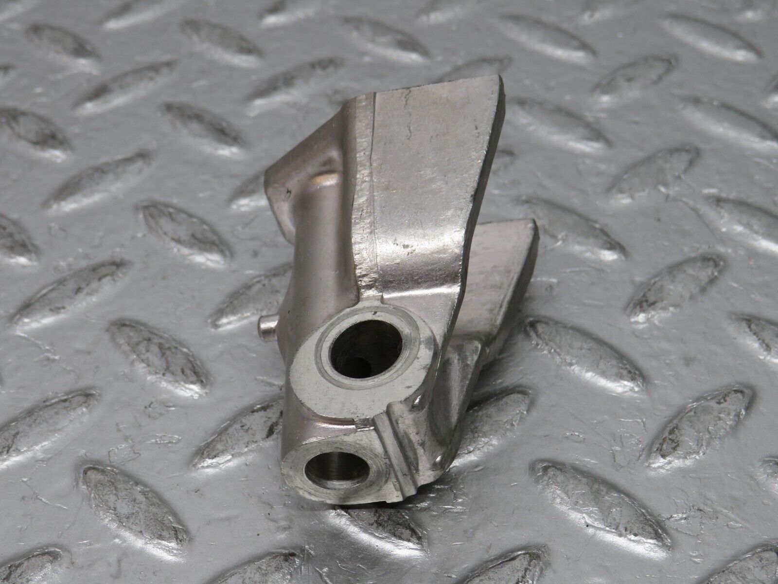 0278 Mercedes-Benz W123 220D Rocker Arm Support 6150550110