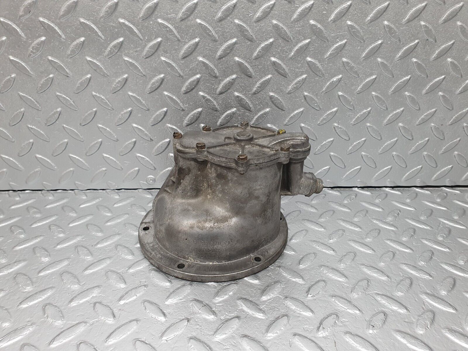 40851 Mercedes-Benz W123 300D Vacuum Pump 0002301395 7.20547