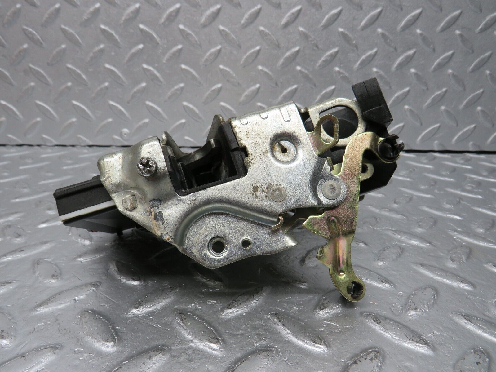 39465 Mercedes-Benz R129 320SL Coupe Left Door Lock Mechanism