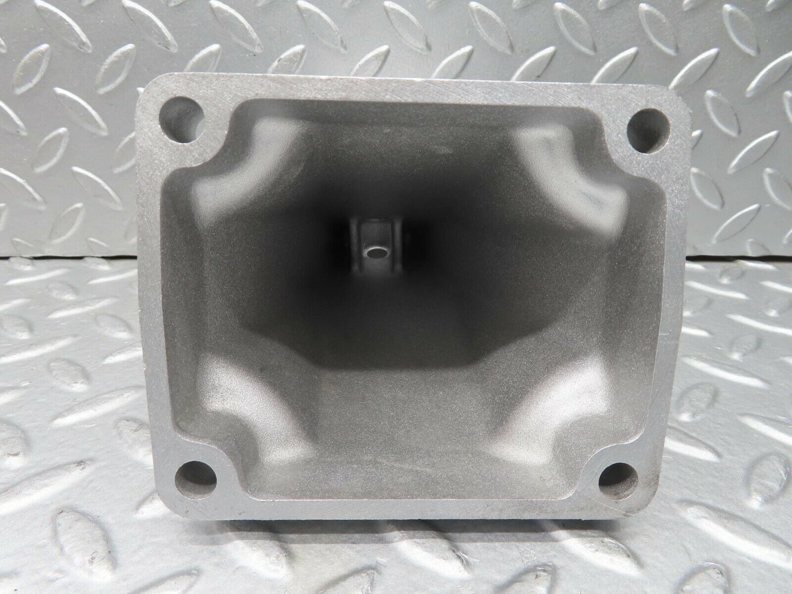 15092 Mercedes-Benz W140 S320 Engine Mount Bracket Right Side 6032235304