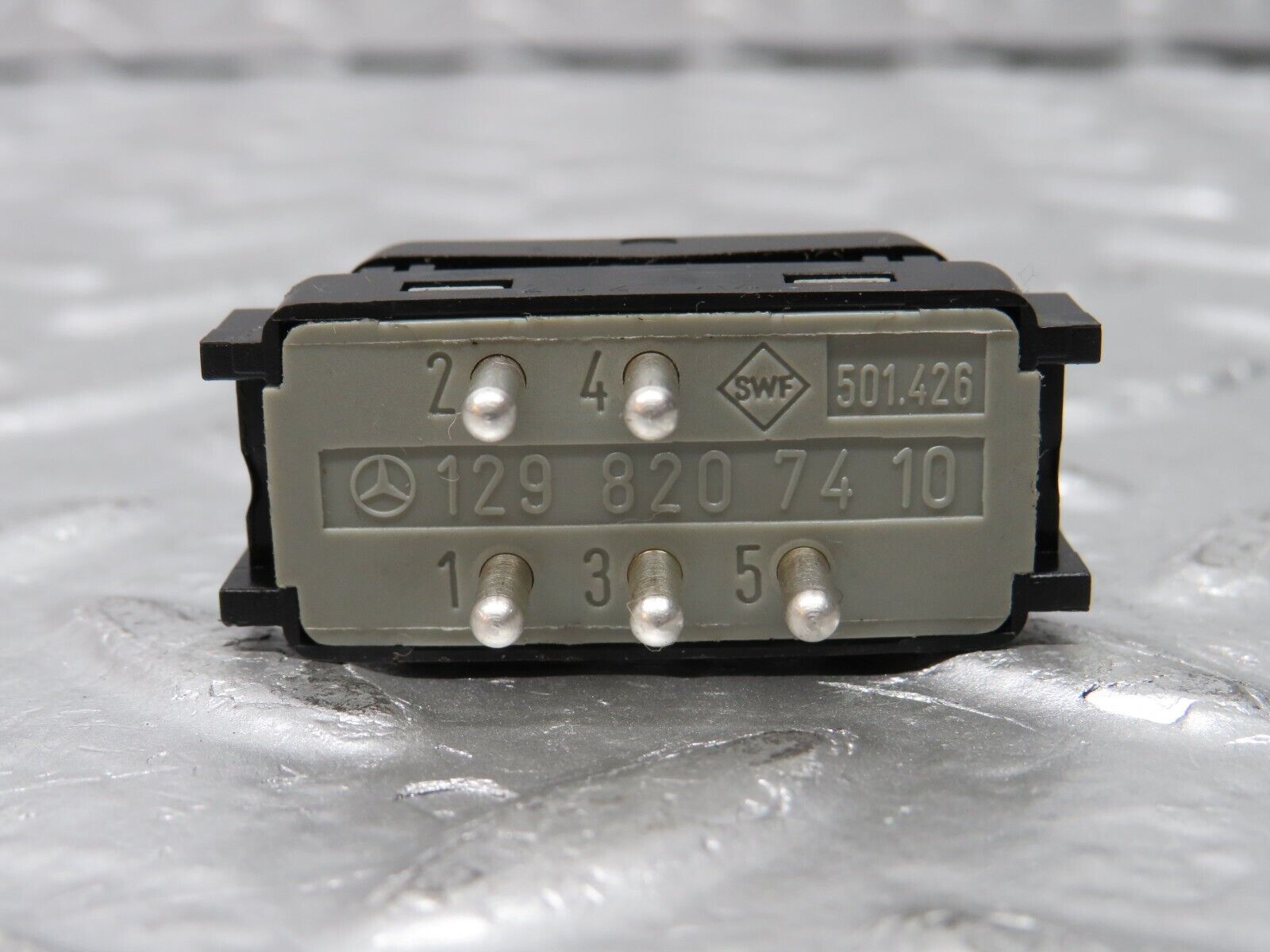 30516 Mercedes-Benz W124 230E Rear Windscreen Defroster Switch 1298207410