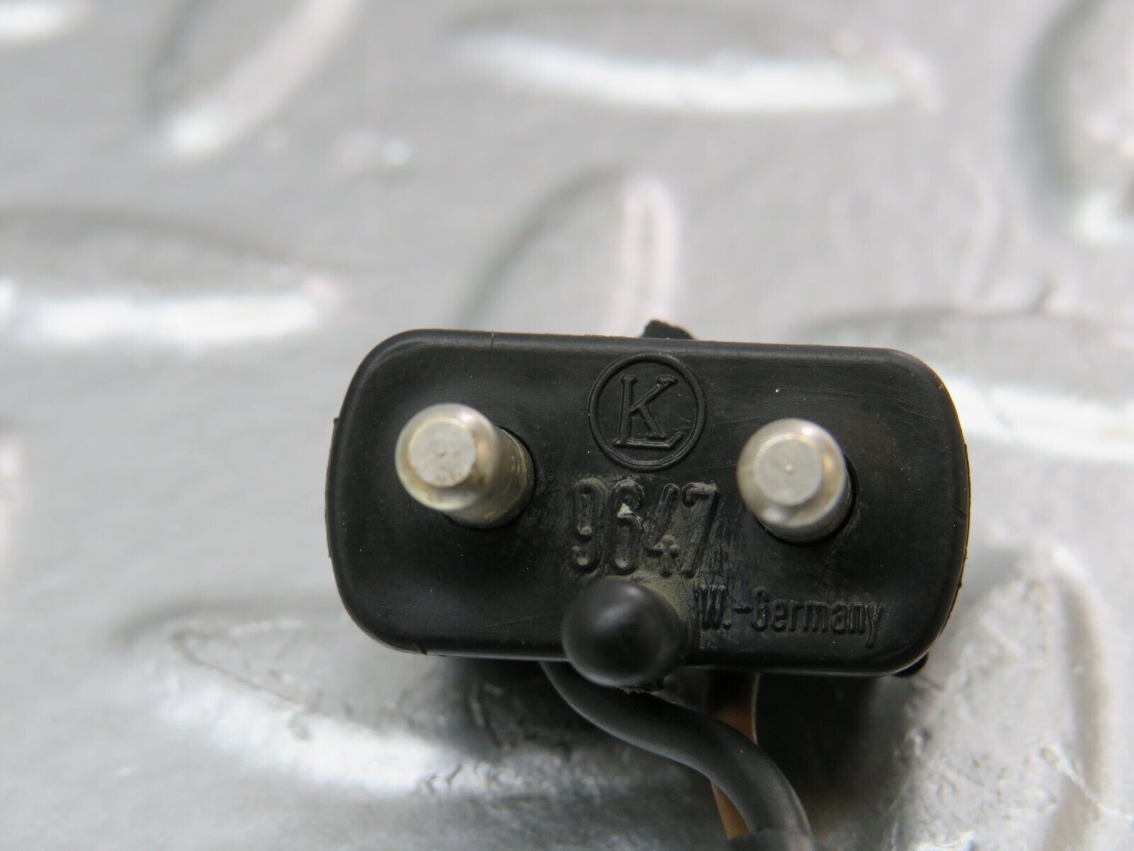 25318 Mercedes-Benz W201 190D Front Wing Indicator Cable Wire 1249971881