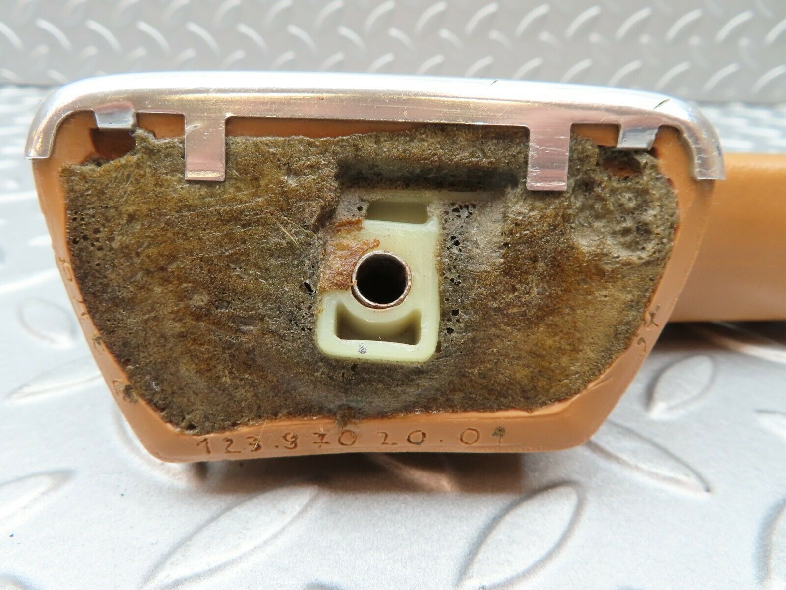 3805 Mercedes-Benz S123 200T Wagon Door Handle Front Right Palomino 1239702001