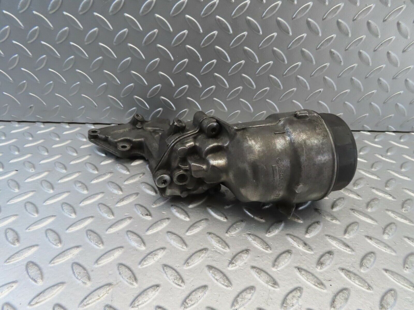 11285 Mercedes-Benz W221 S320 Engine Oil Filter Housing 6740273366