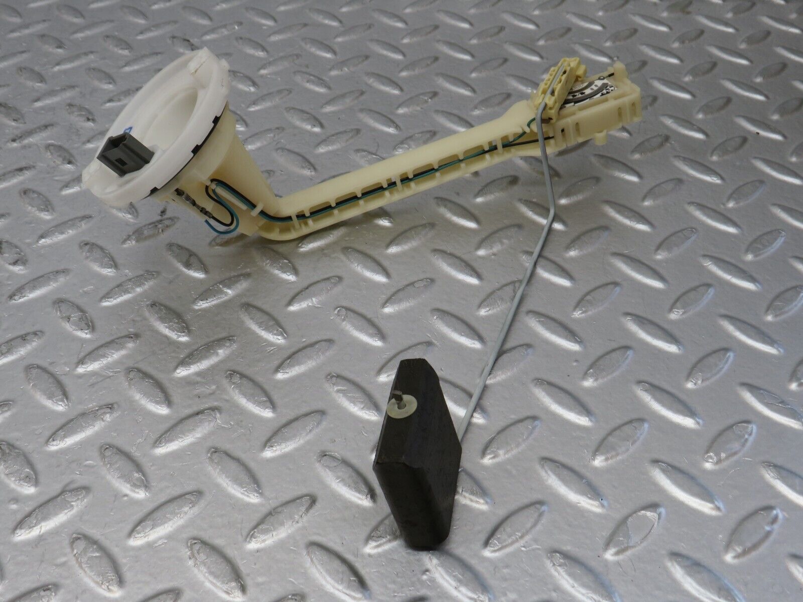 35066 Mercedes-Benz W210 320E Fuel Level Sender Unit 2105422317 221838001006