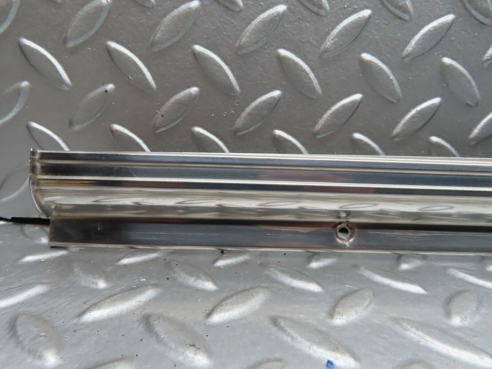 20818 Mercedes-Benz W114 250CE Coupe Right Door Sill Chrome