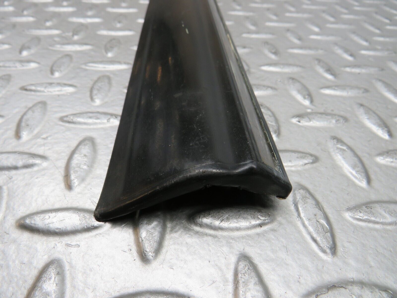 28615 Mercedes-Benz W123 280E Front Left Door Lower Moulding Trim