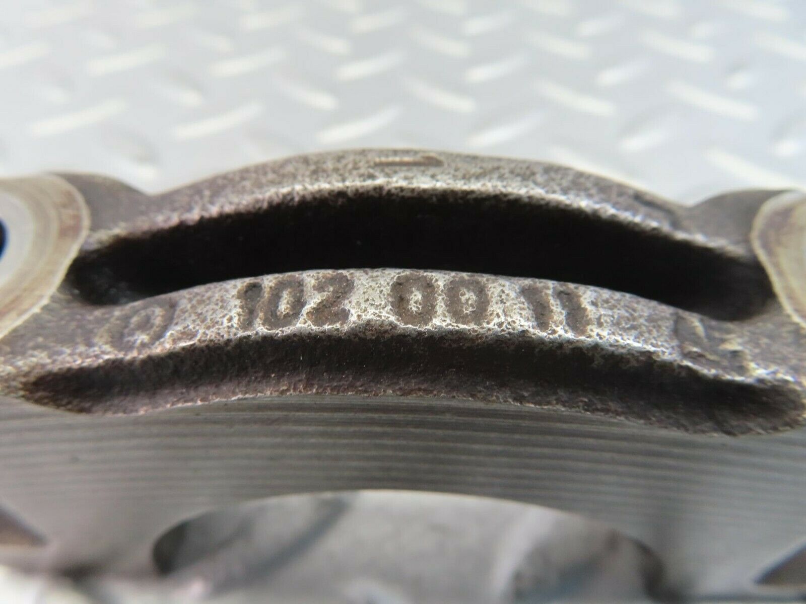 10130 Mercedes-Benz C123 230CE Coupe Crankshaft Bearing Holder Block 1020011