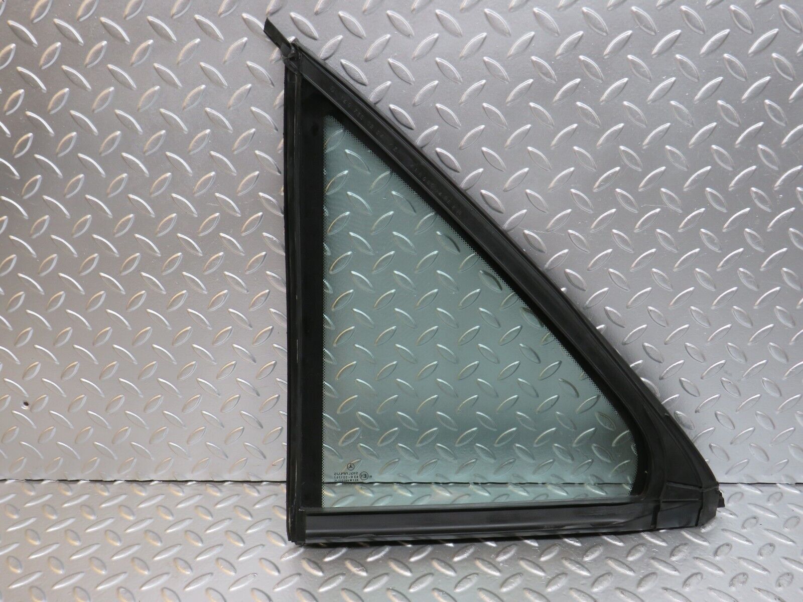 24645 Mercedes-Benz W140 SEL320 LWB Rear Right Quarter Window