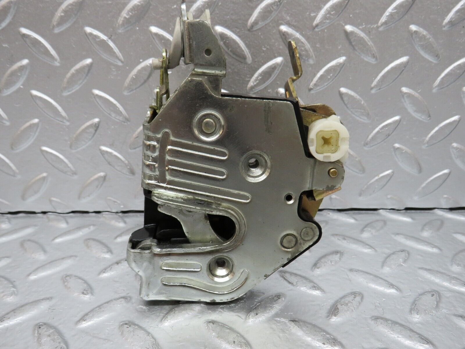 29344 Mercedes-Benz W124 230E Front Right Door Lock Mechanism