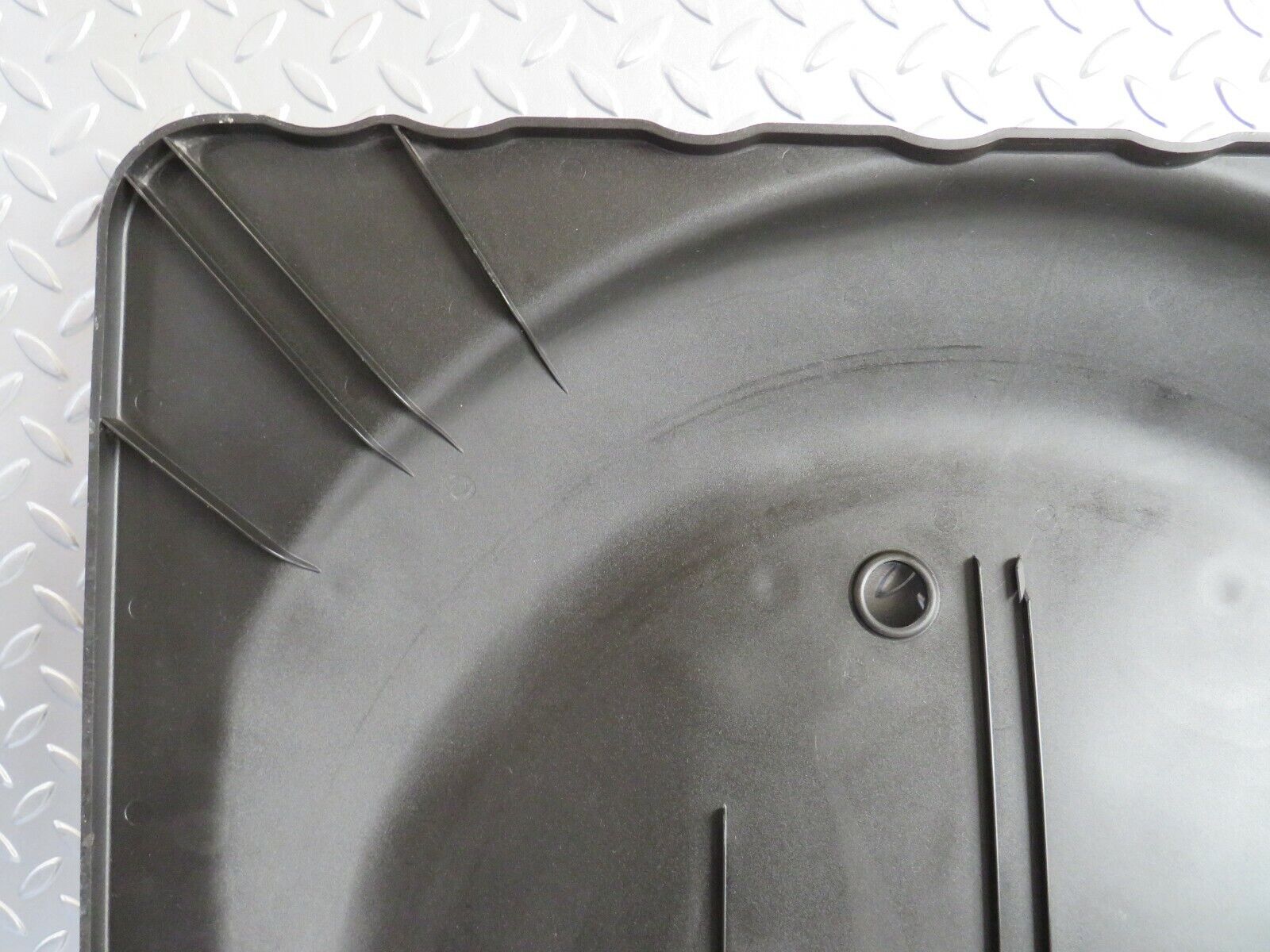 22850 Mercedes-Benz C107 450SLC Coupe Spare Wheel Cover 1076930033