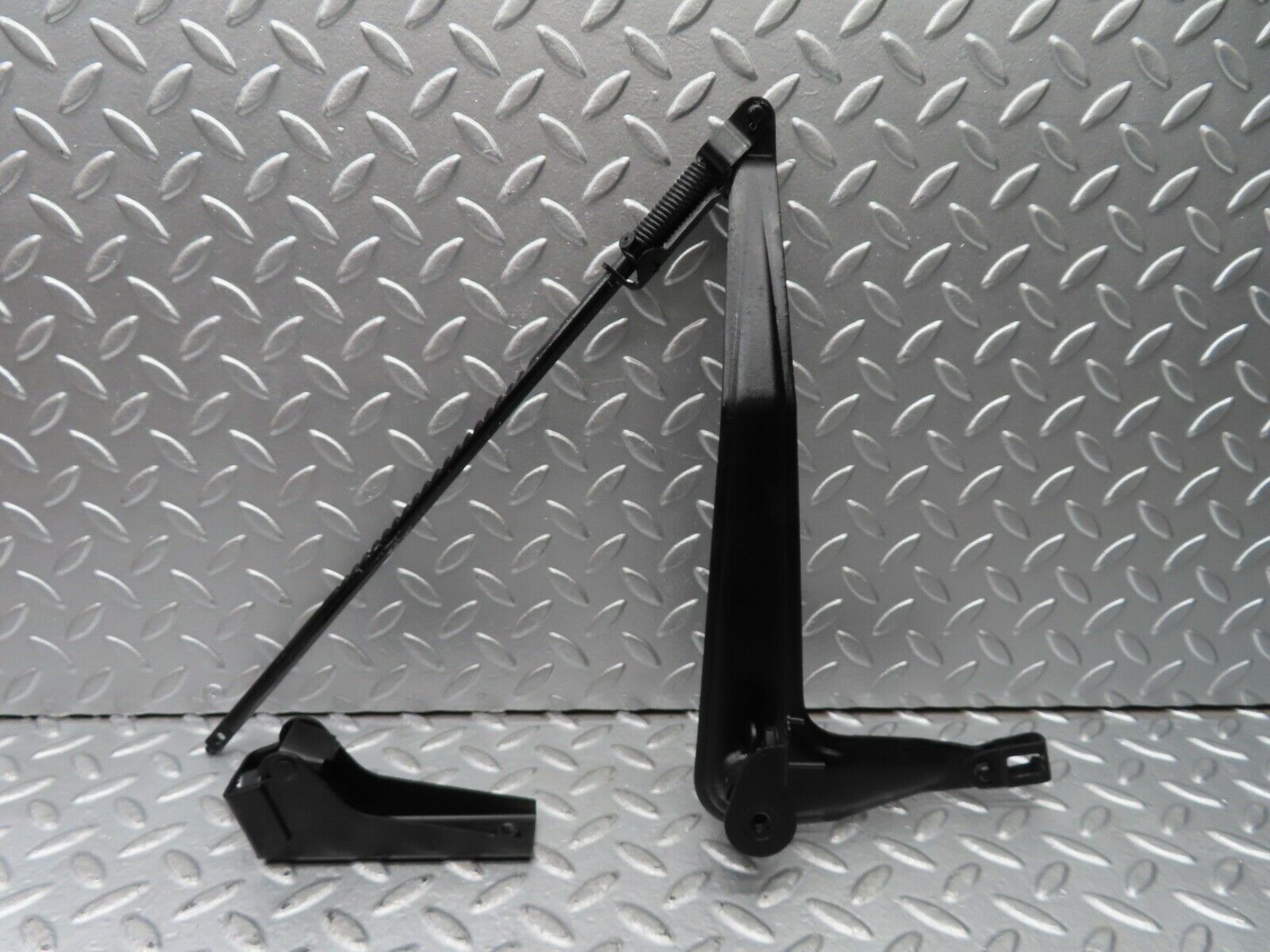 20398 Mercedes-Benz W114 280CE Coupe Handbrake Regulator