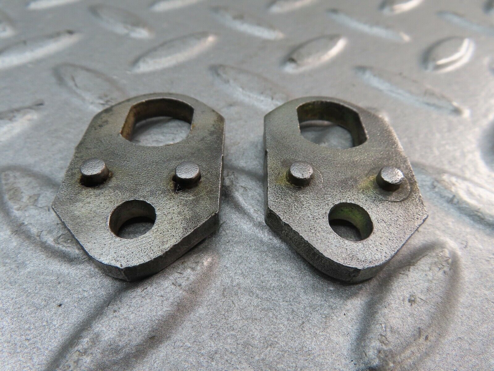 17736 Mercedes-Benz W116 450SEL Fuel Injector Bracket