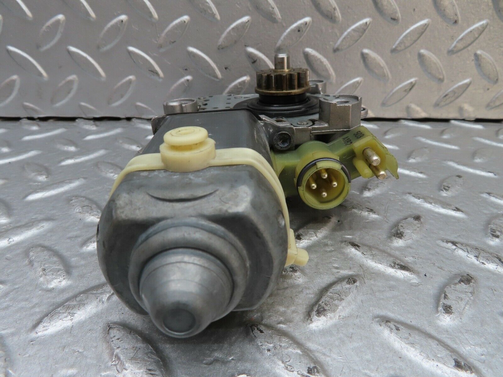 19359 Mercedes-Benz C140 CL420 Coupe Front Right Window Regulator Motor 0048201842