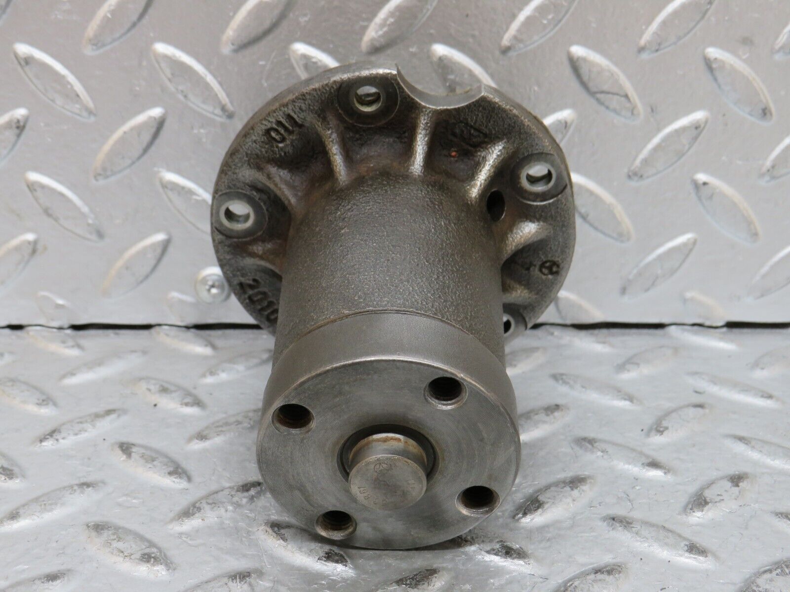 28430 Mercedes-Benz S123 240D Wagon Water Pump 1212010107 1102010110