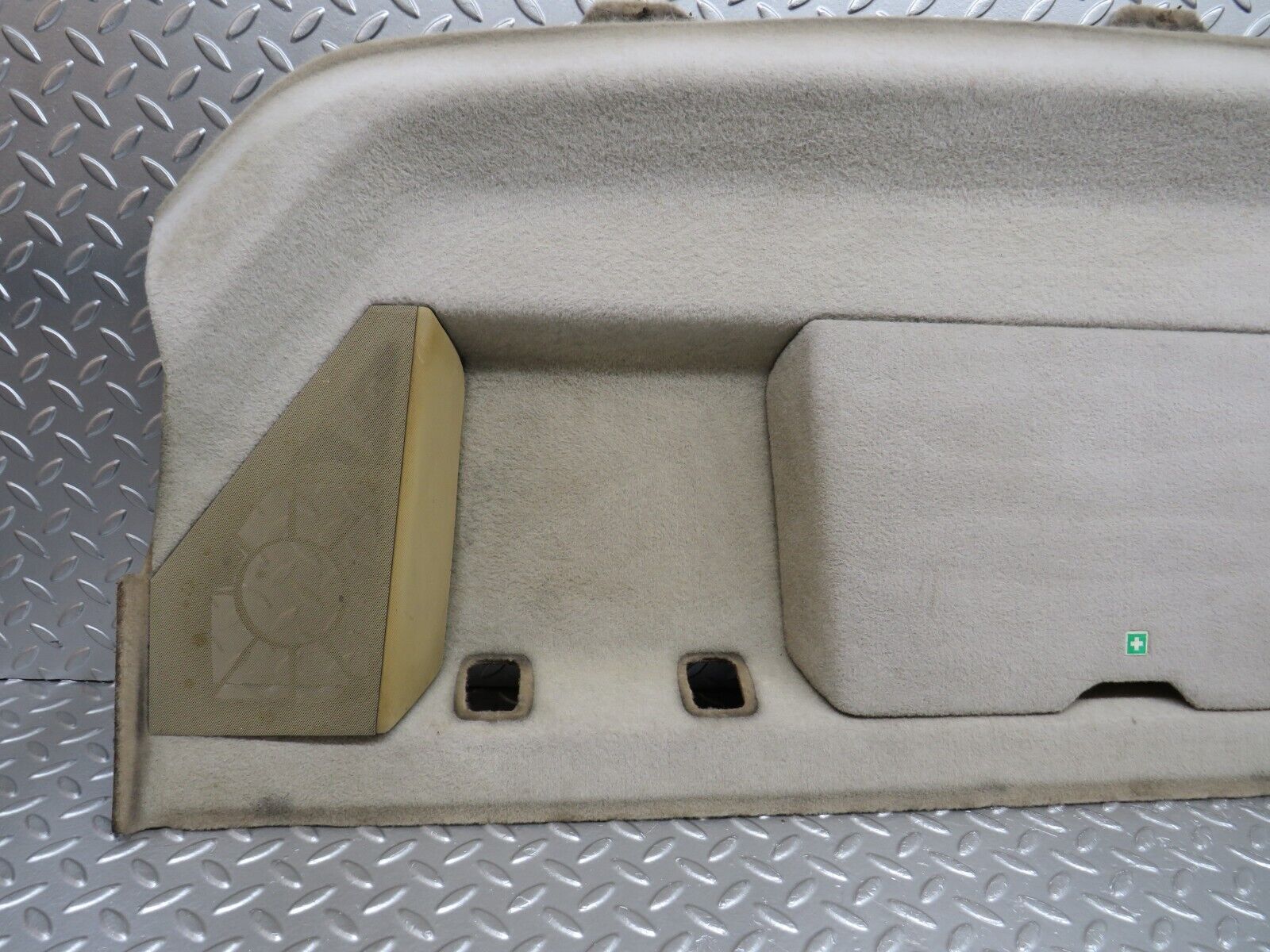 34023 Mercedes-Benz W124 260E Parcel Shelf