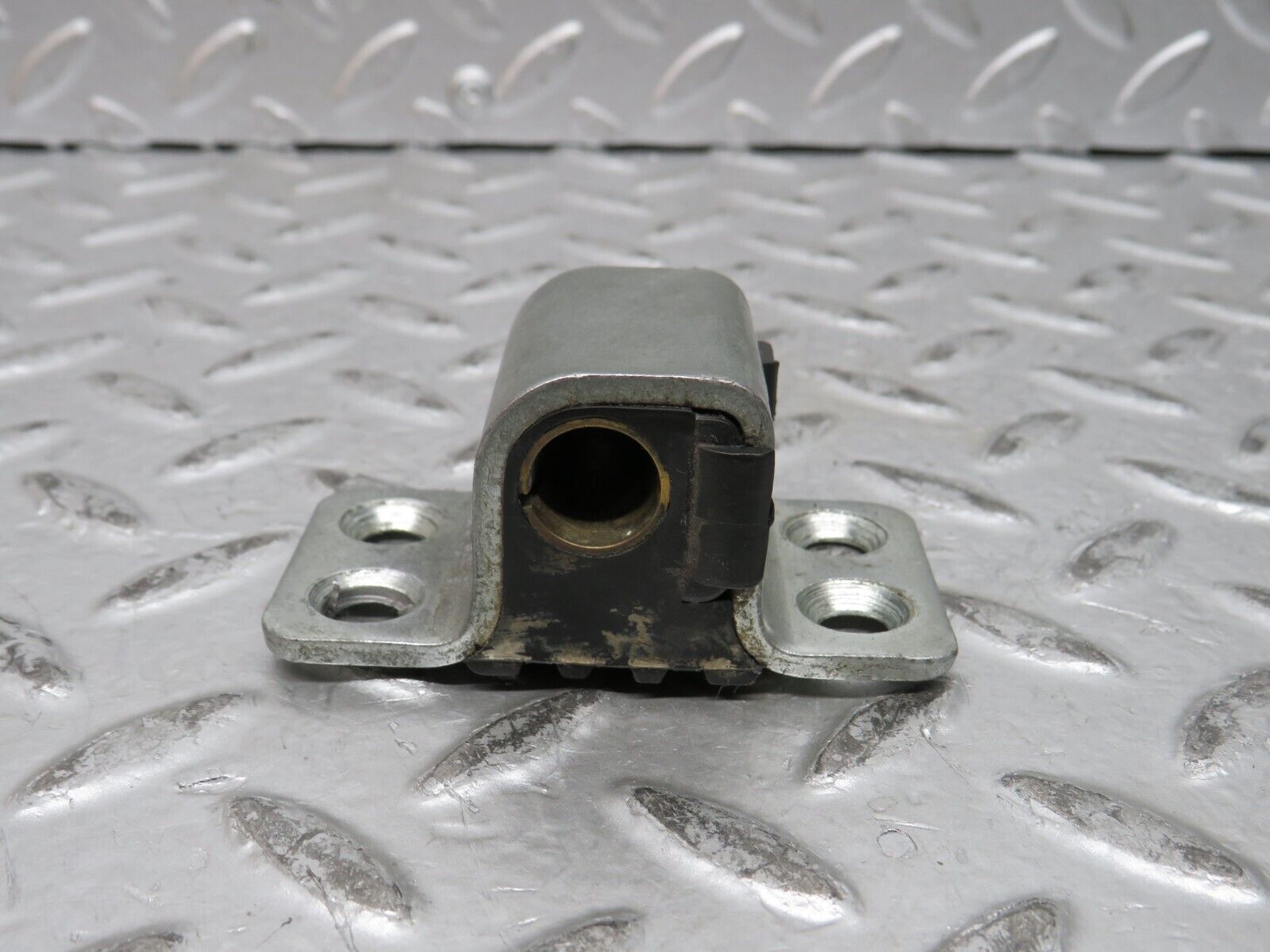 28306 Mercedes-Benz S123 240D Wagon Door Lock Latch Front Right