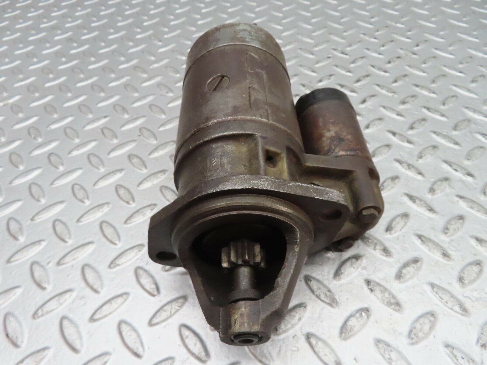 15809 Mercedes-Benz W115 Starter Motor Bosch 0001208009