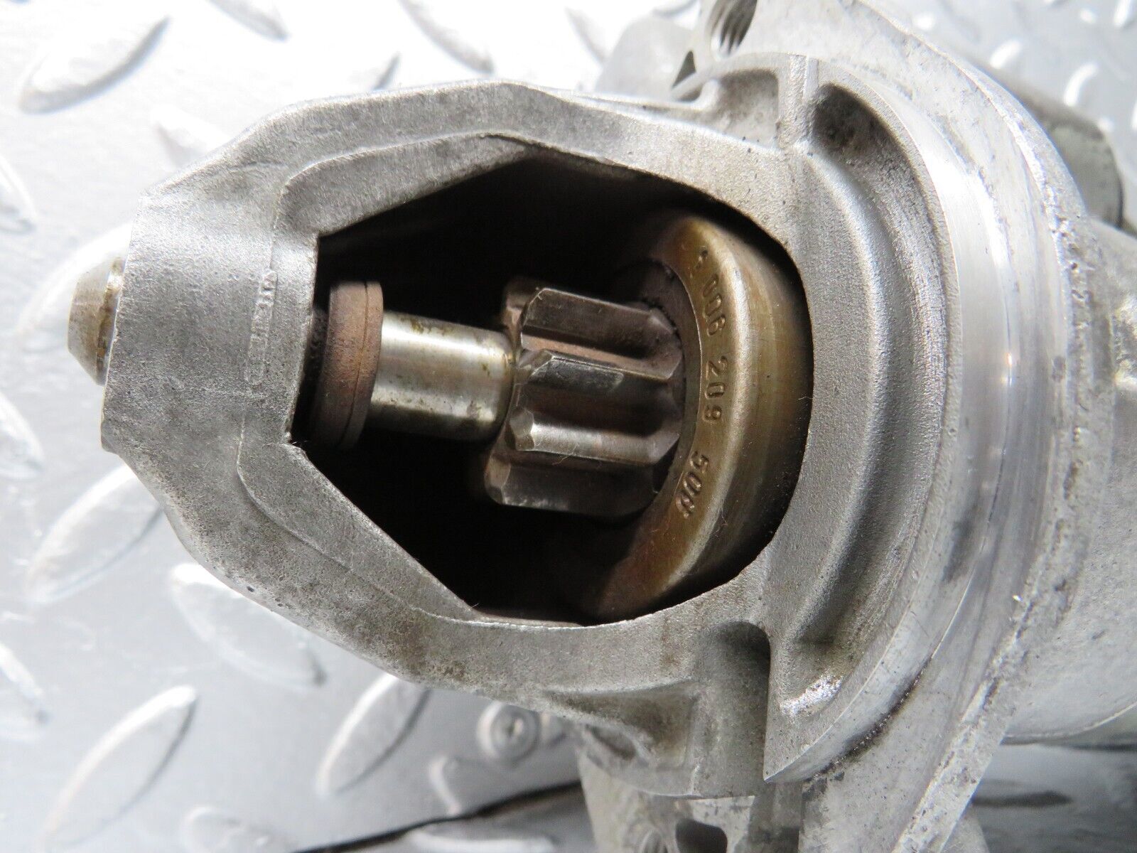 30531 Mercedes-Benz W124 230E Starter Motor Bosch 0001108003 0331303053-553