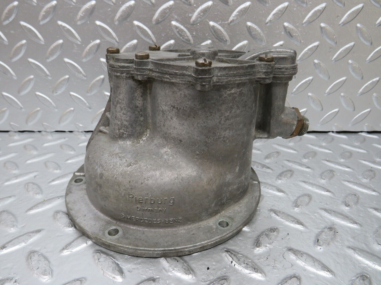 26941 Mercedes-Benz W123 240D Vacuum Pump Pierburg 7.2054700 / 0003013653328