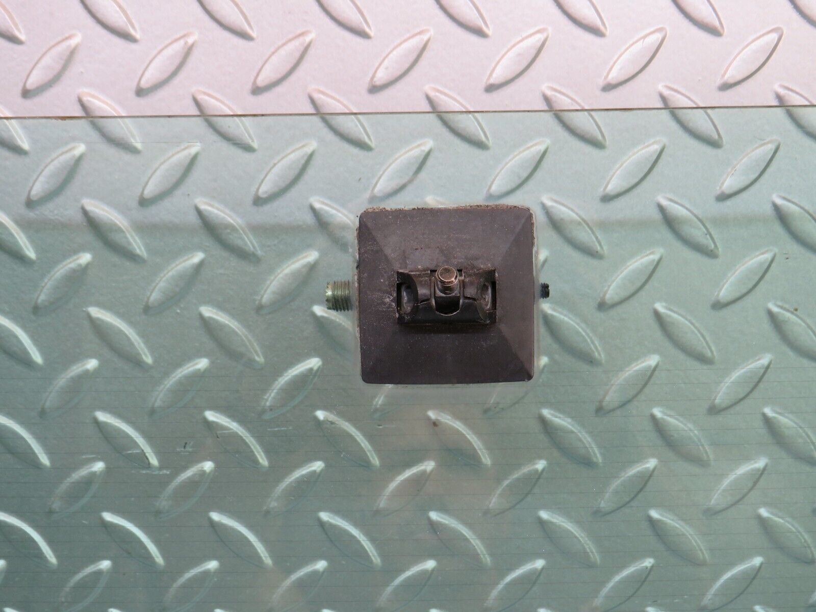 36010 Mercedes-Benz W126 420SE Rear Heated Windscreen