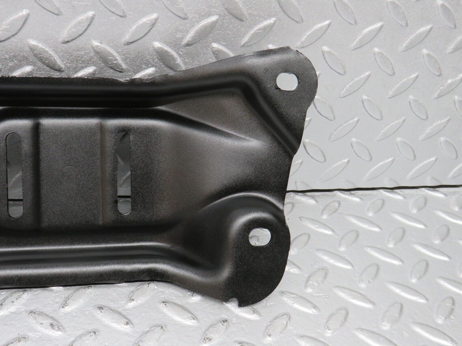 40542 Mercedes-Benz W123 300D Gearbox Mount Bracket