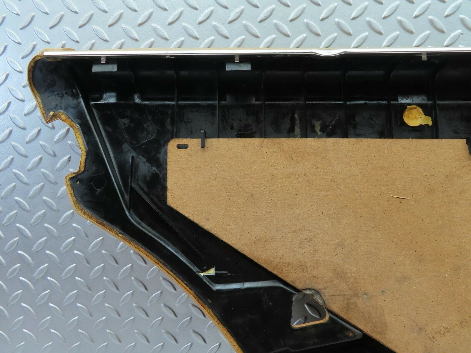 6053 Mercedes-Benz W126 380SE Rear Right Door Card Palomino 1267370270