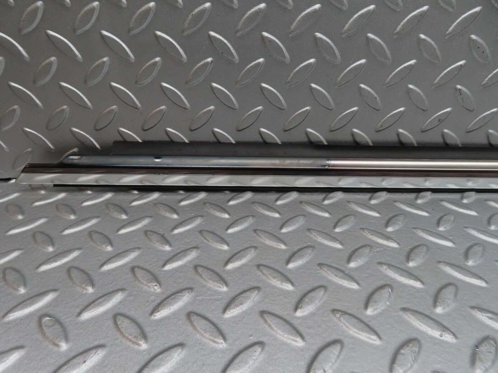 15194 Mercedes-Benz W140 S320 Front Left Door Chrome Moulding Trim