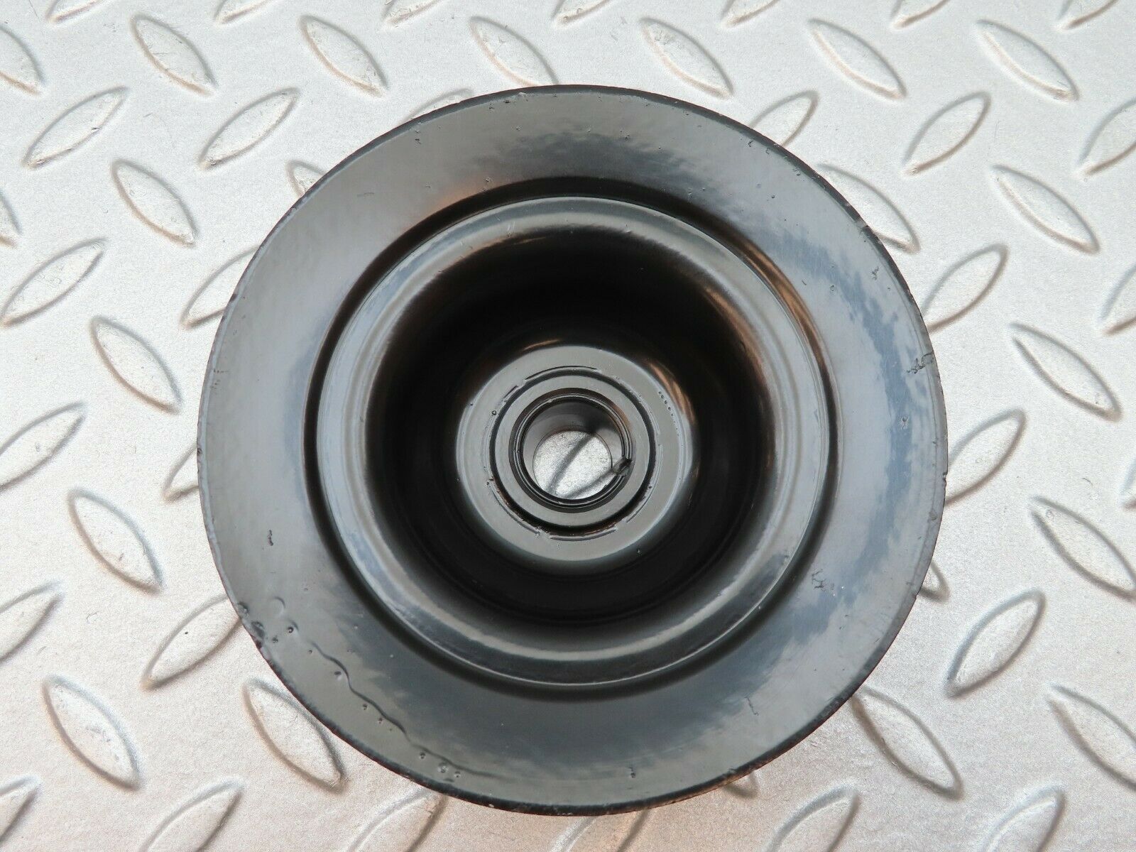 3895 Mercedes-Benz S123 200T Wagon Power Steering Pump Pulley 1022300015