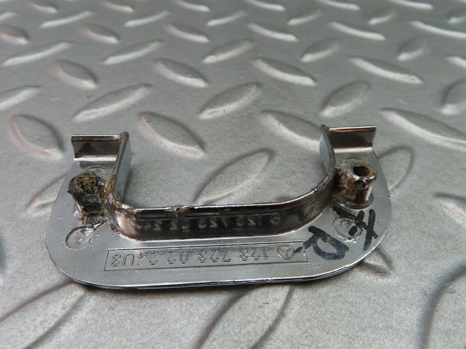 6070 Mercedes-Benz W126 380SE Right Interior Chrome Door Latch Trim 1237230224