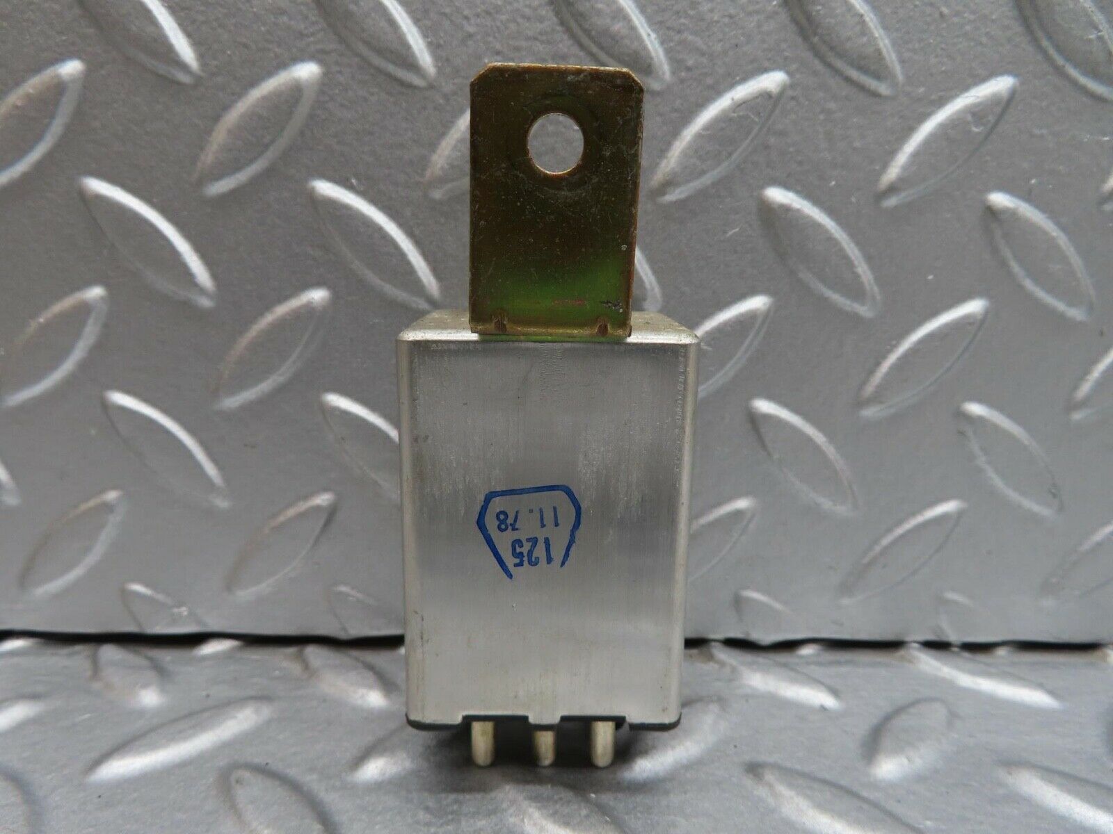 14408 Mercedes-Benz W116 350SE Heated Window Relay 1078200110