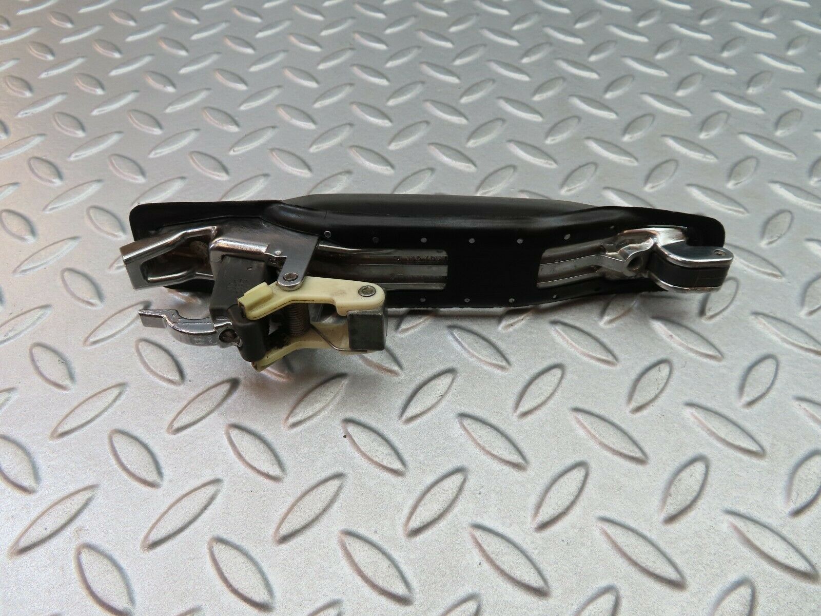 6077 Mercedes-Benz W126 380SE Exterior Door Handle Rear Right 1267600059