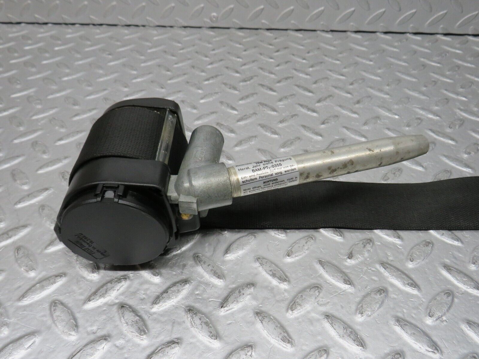 38001 Mercedes-Benz A124 320E Cabriolet Front Left Seat Belt With Buckle 1268600786 1248606569 1248680581