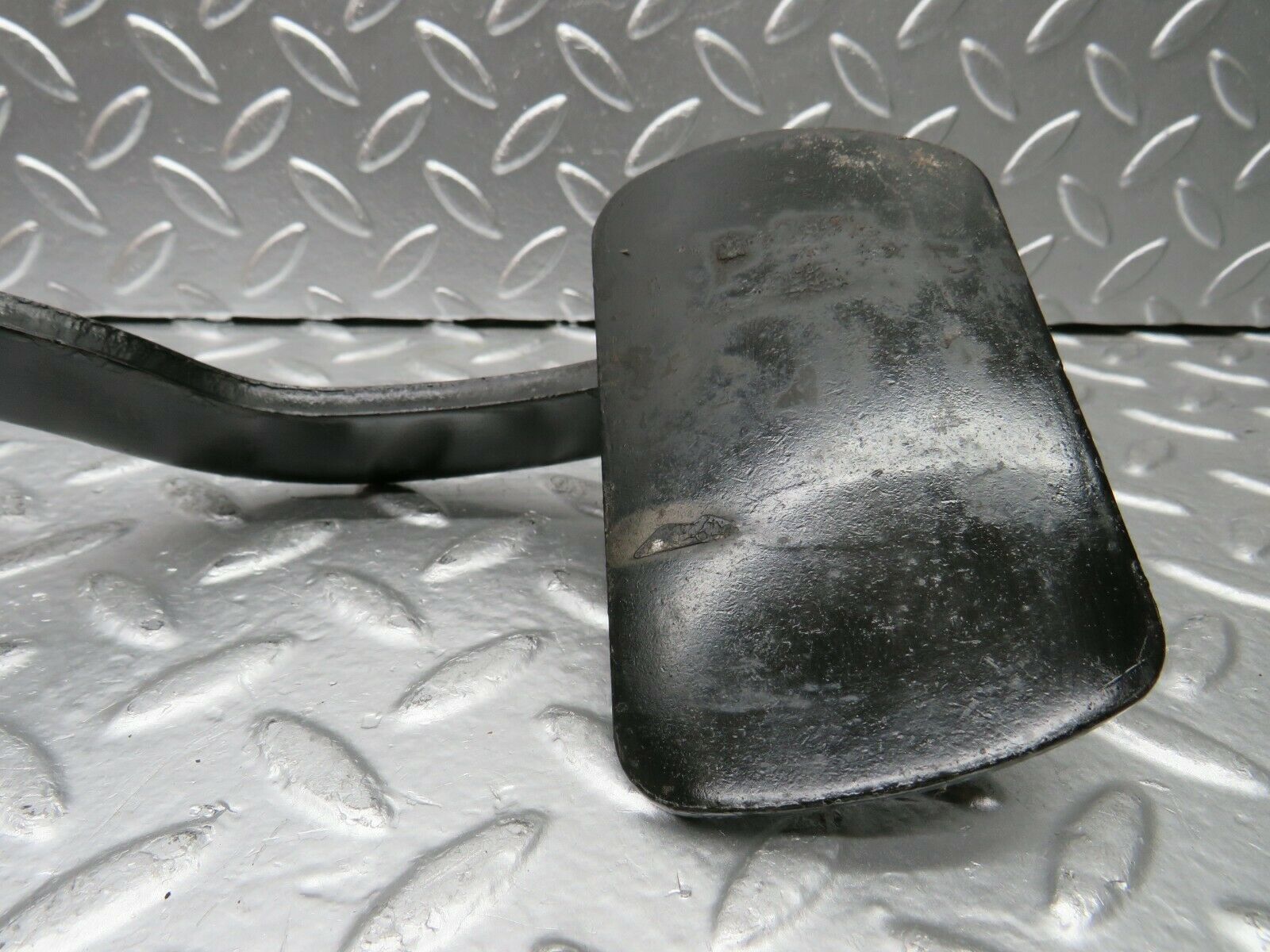 22776 Mercedes-Benz C107 450SLC Coupe Brake Pedal