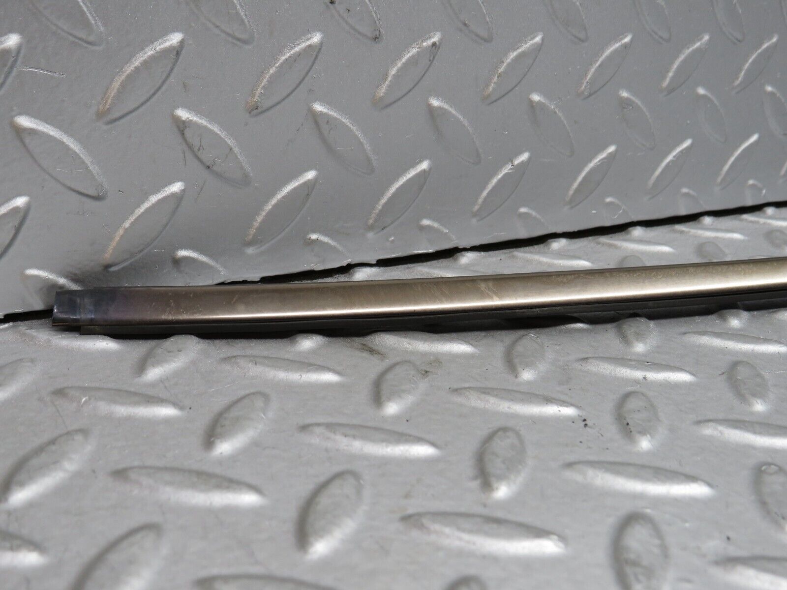 39803 Mercedes-Benz R129 320SL Coupe Front Windscreen Top Chrome Moulding Trim