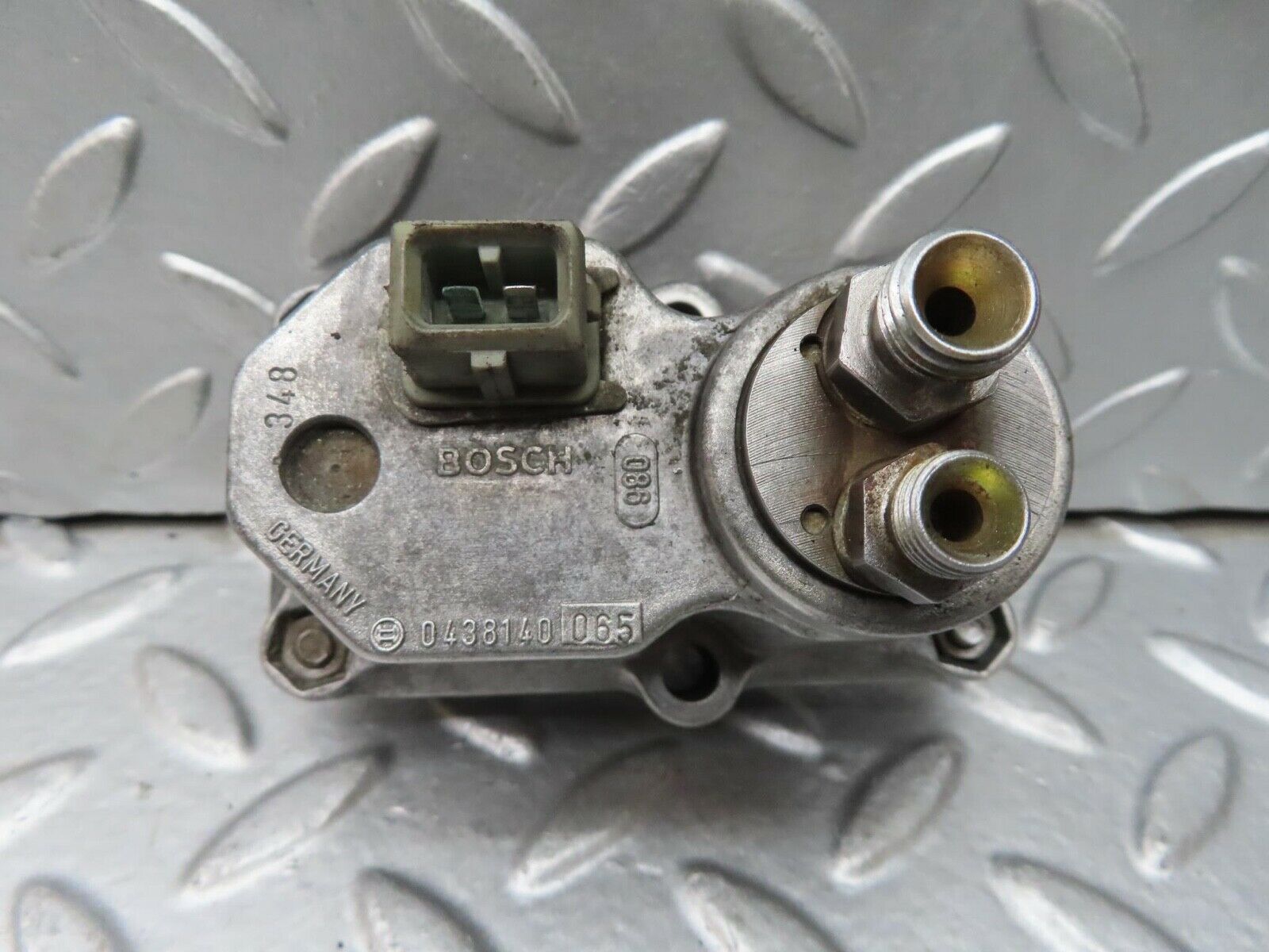 15308 Mercedes-Benz W123 230E Warm Up Regulator Bosch 0438140065